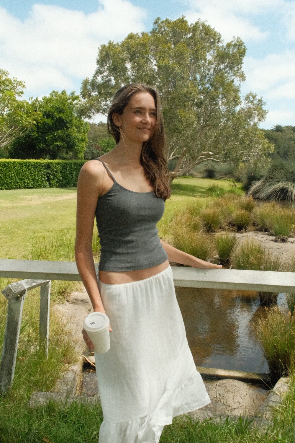 Skylar Eyelet Tank – Brandy Melville Europe