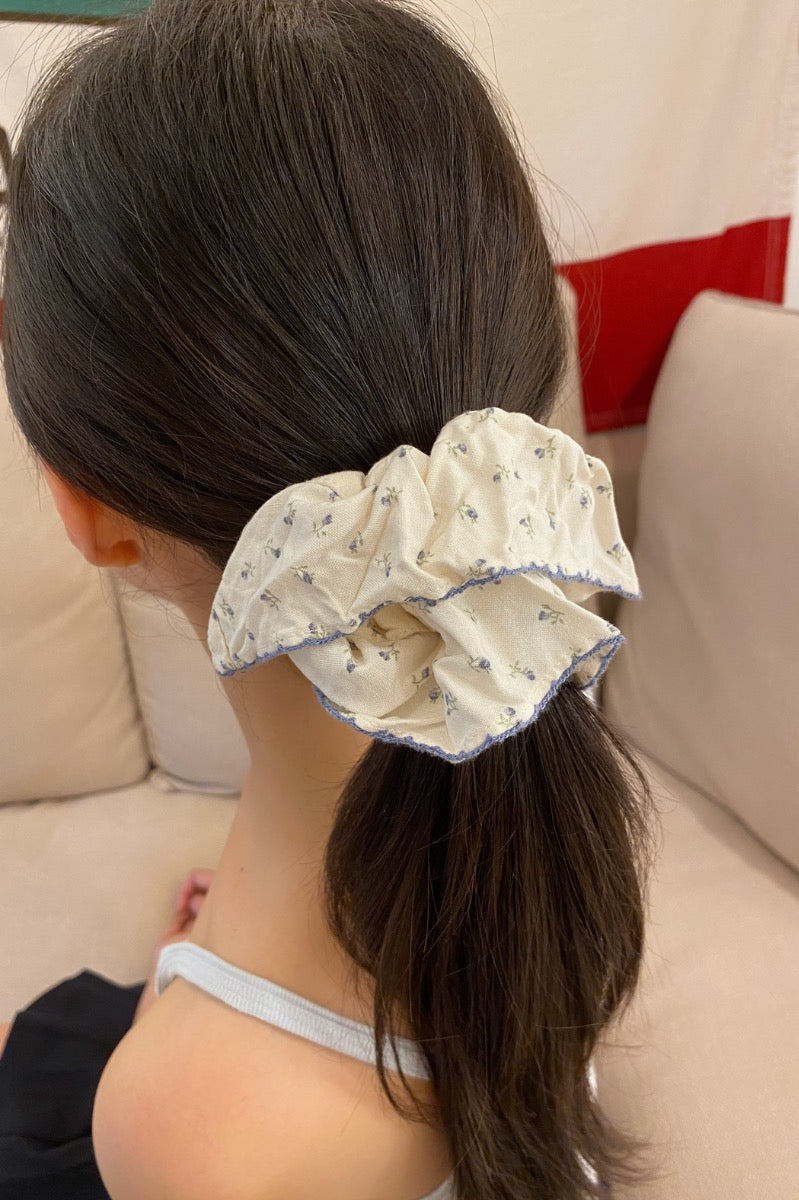 Floral Scrunchie |