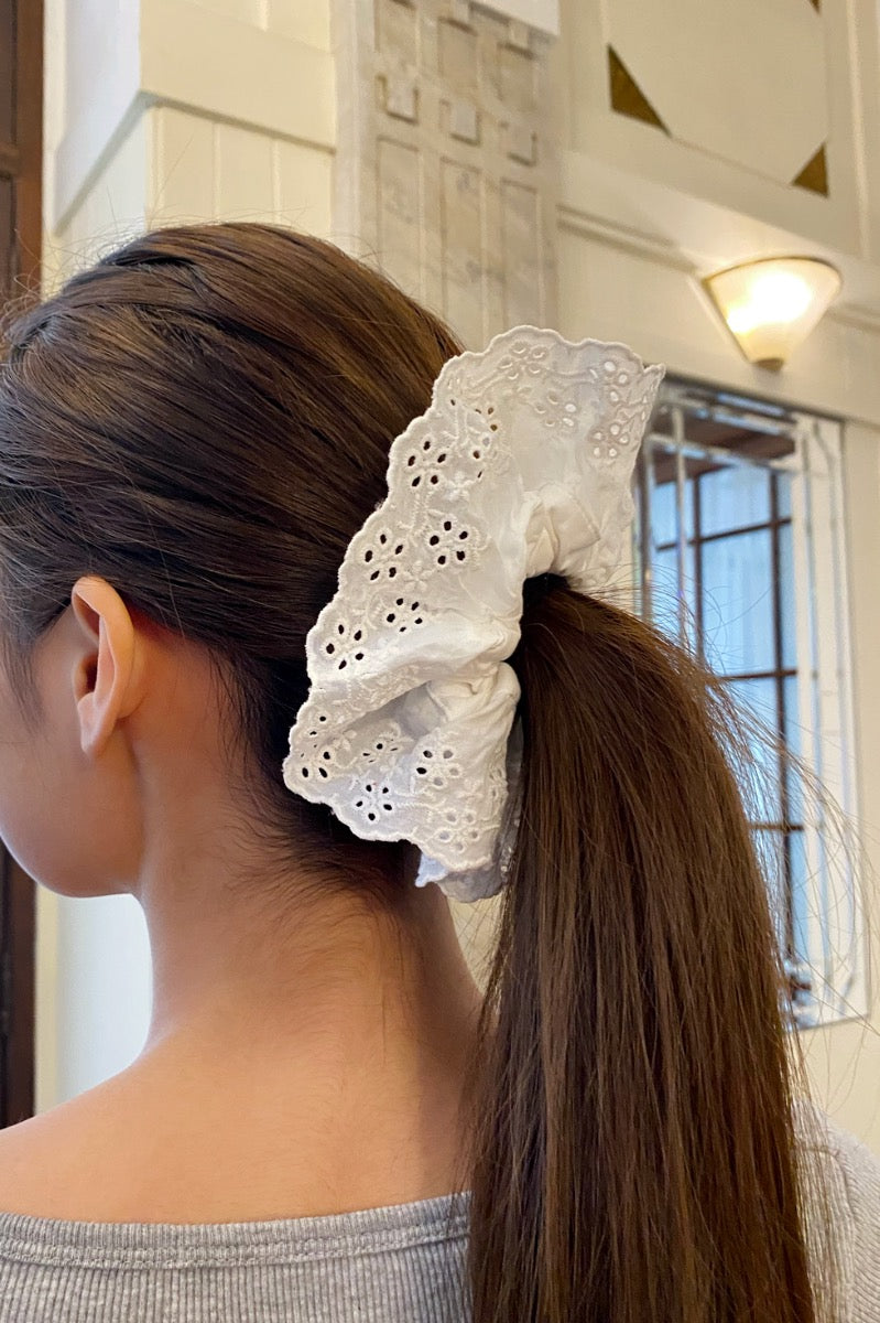 Floral Scrunchie | White