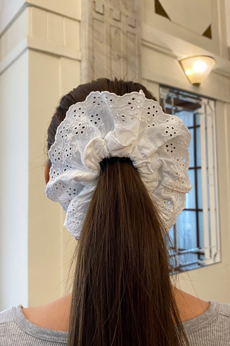 Floral Scrunchie | White