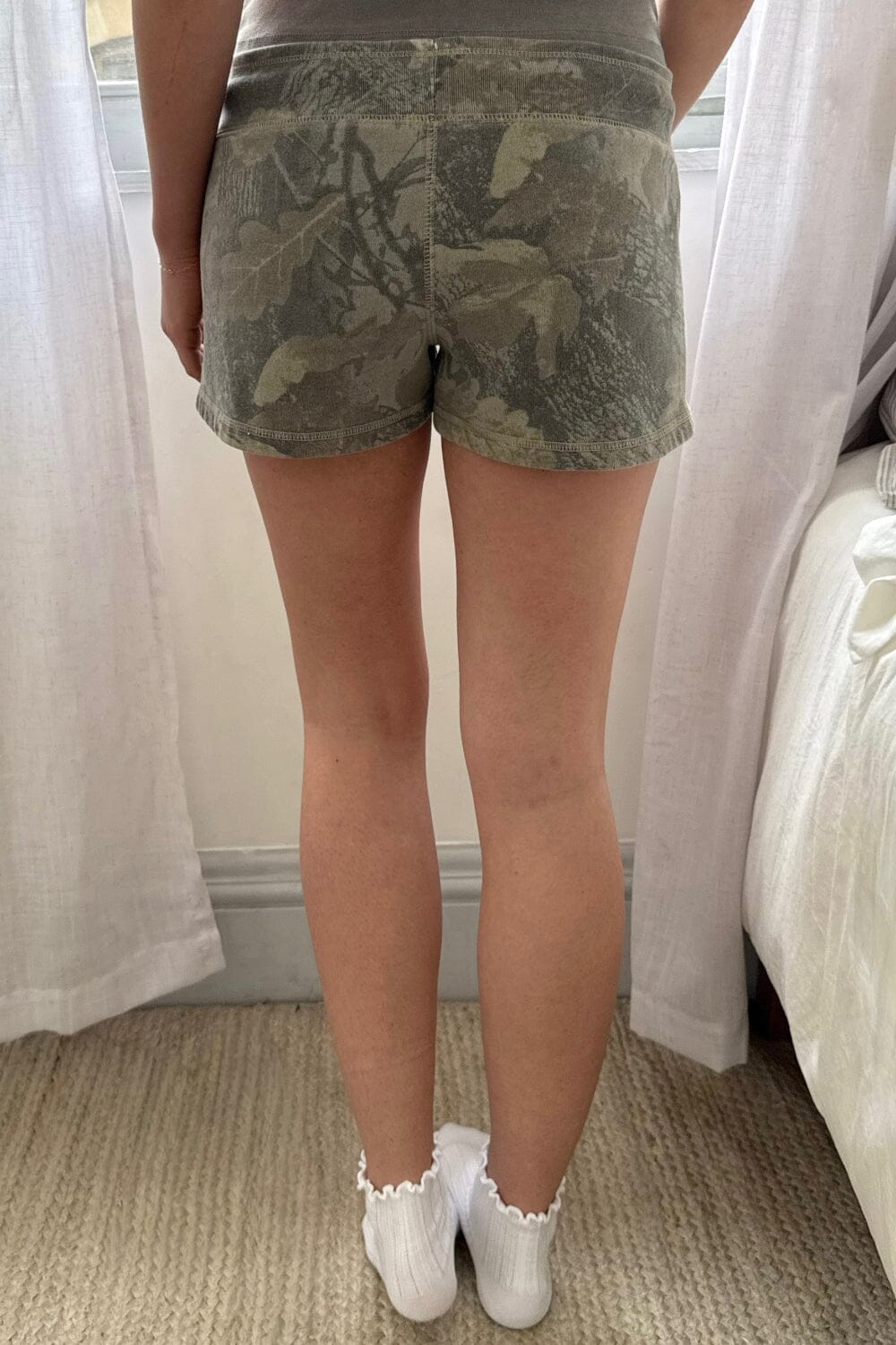 Marcie Camouflage  Sweatshorts | Light Camouflage Leaves / XS/S