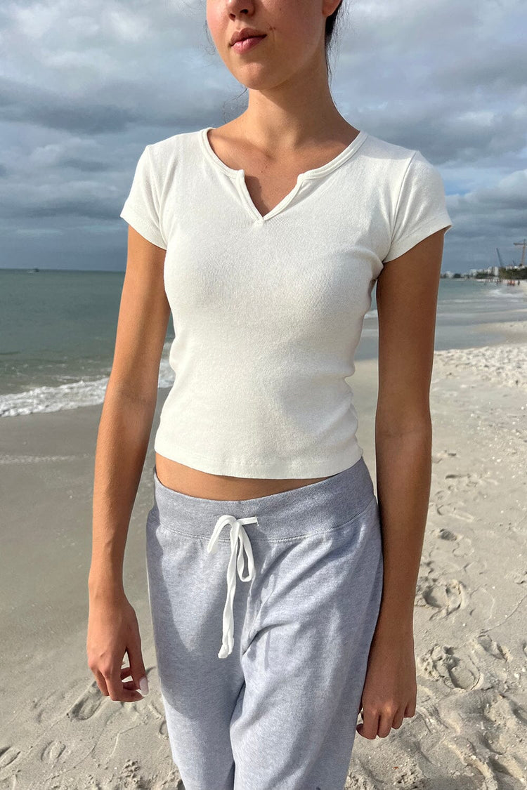 Ashlyn V-Notch Top | Natural White / Cropped Fit