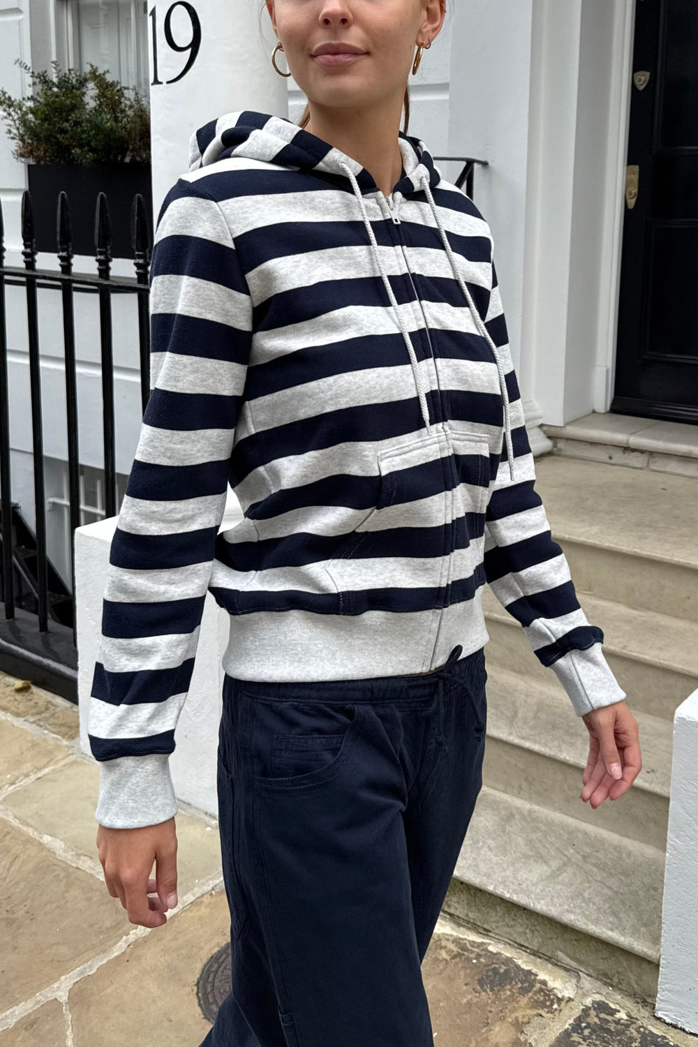 Grey And Navy Stripe / Regular Fit