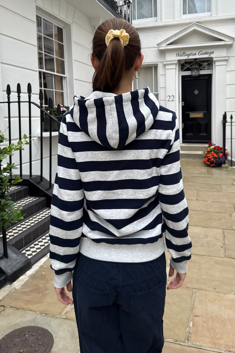 Grey And Navy Stripe / Regular Fit