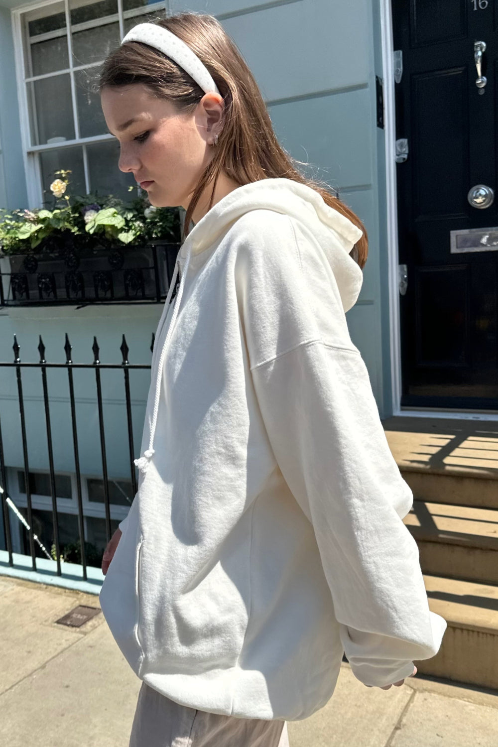 White / Oversized Fit