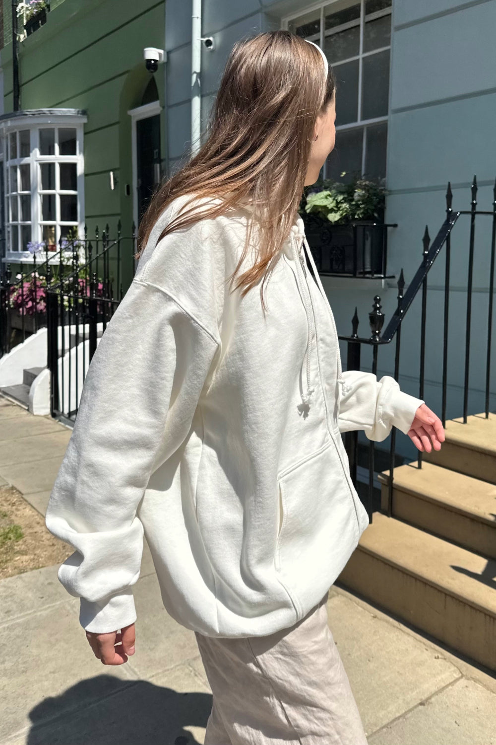 White / Oversized Fit