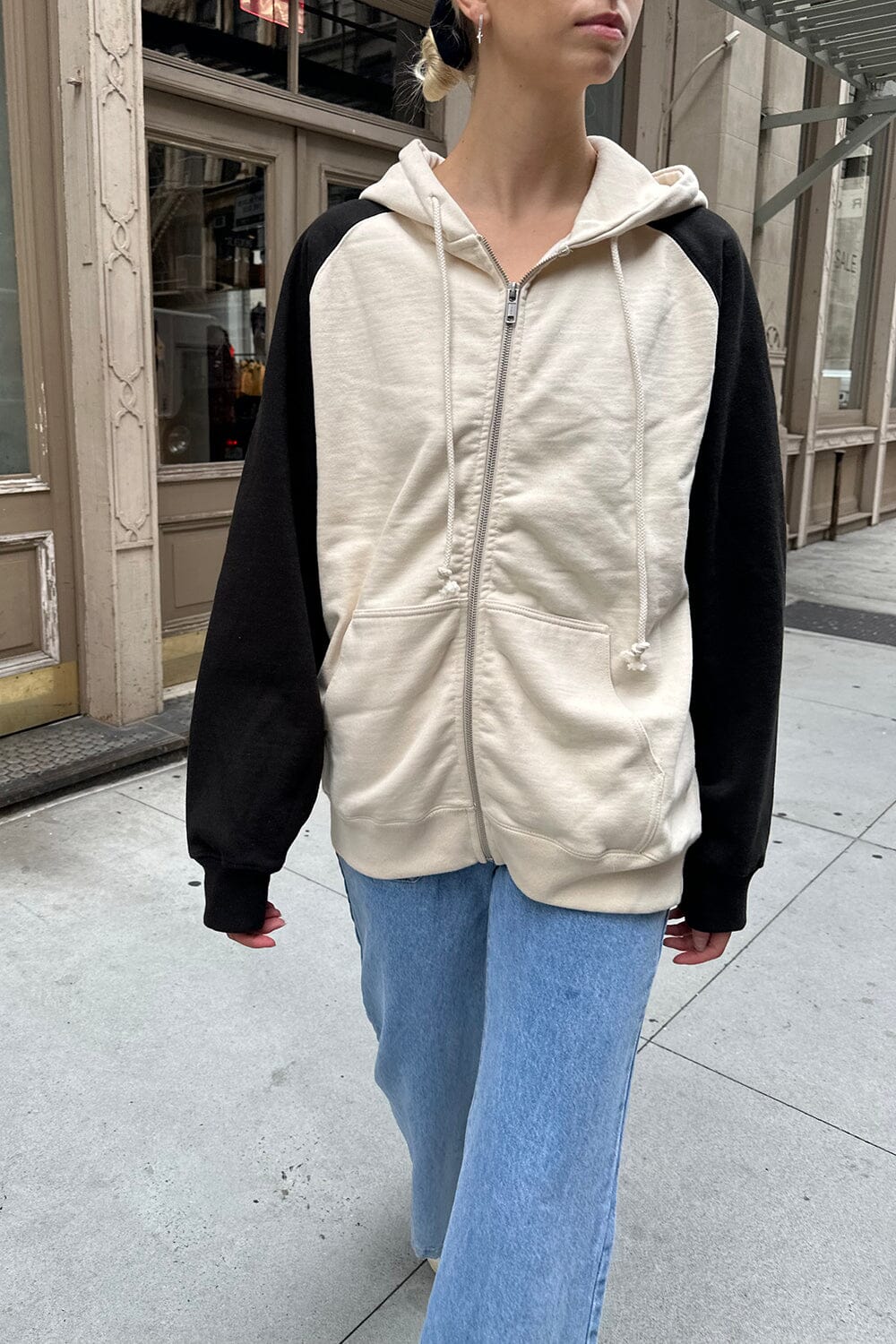 Ivory And Black / Oversized Fit