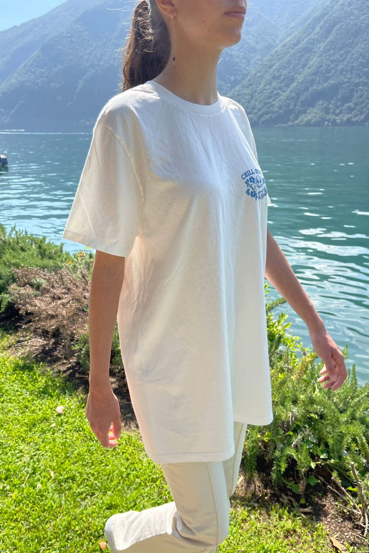 Chill Since Hawaii '93 Oversized Tee | White / Oversized Fit