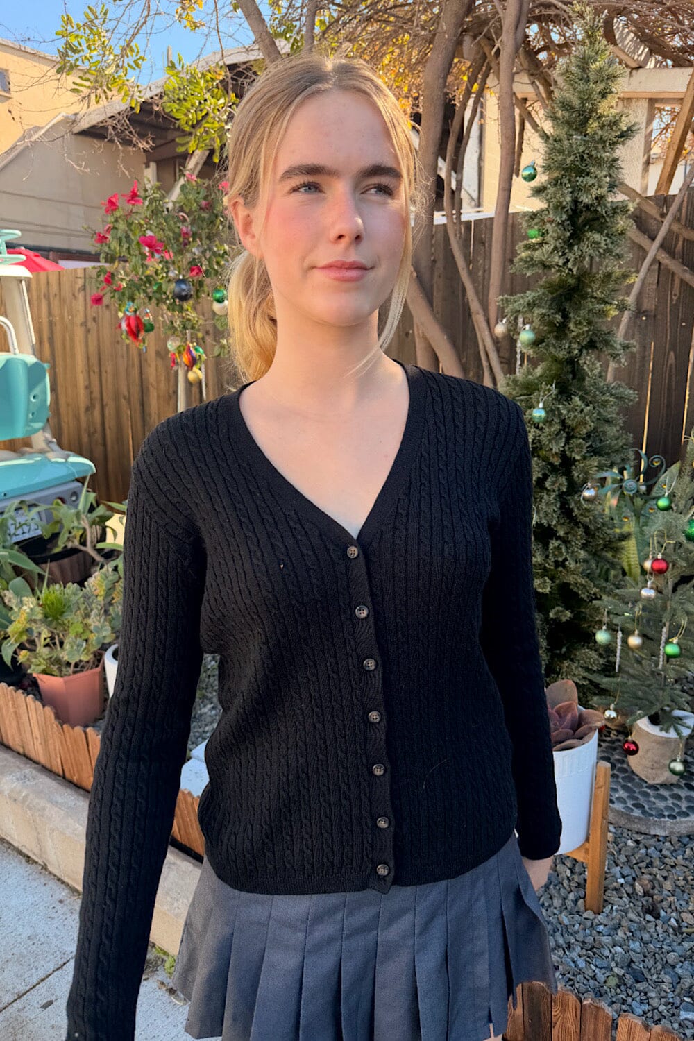 Zoe V-Neck Cardigan | Black / S