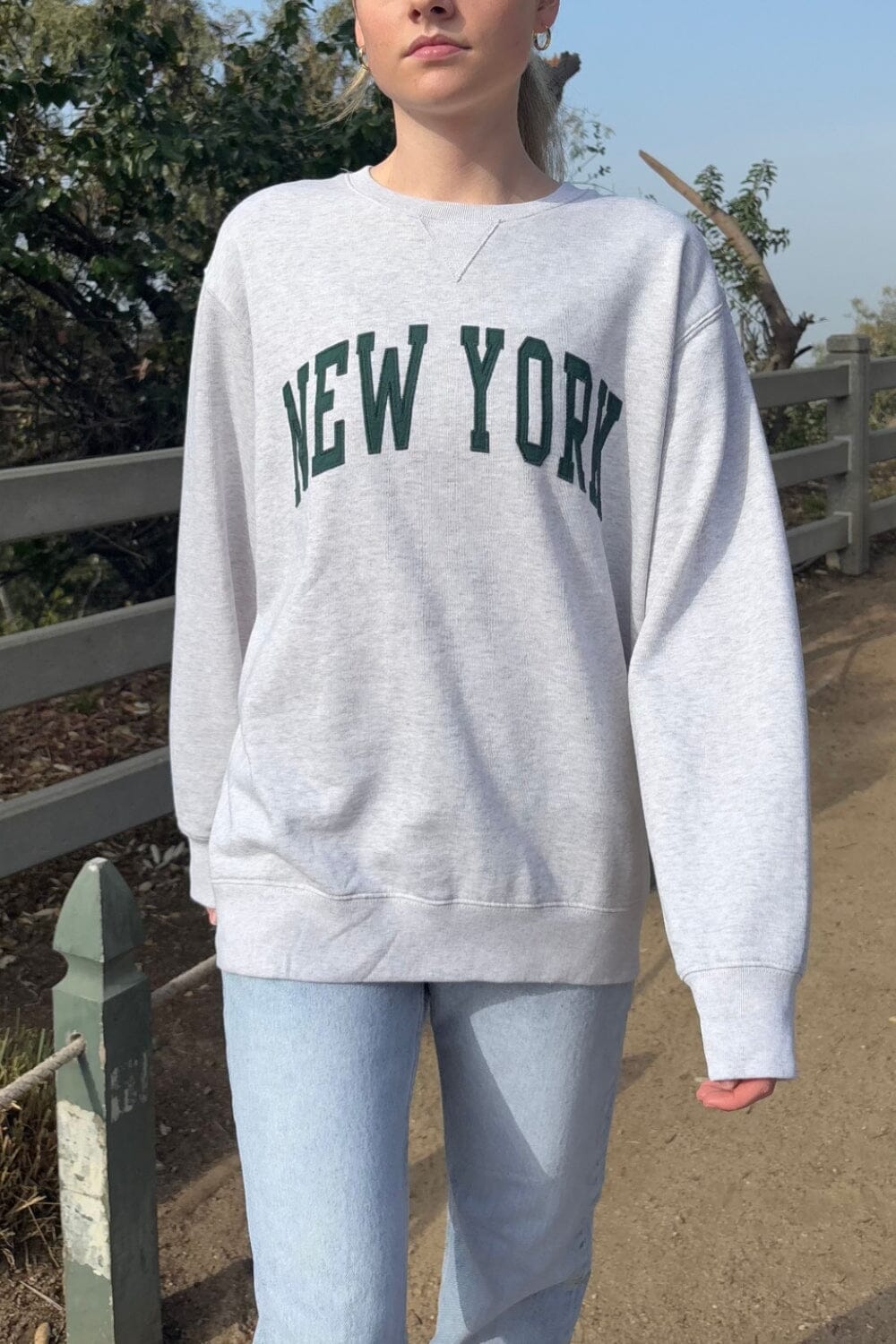 【ri】Brandy Melville スウェット Erica New York Sweatshirt – Brandy Melville