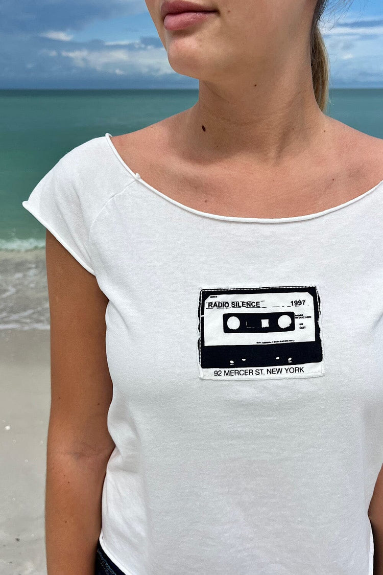 Radio Silence Music Tape Top | White / Regular Fit