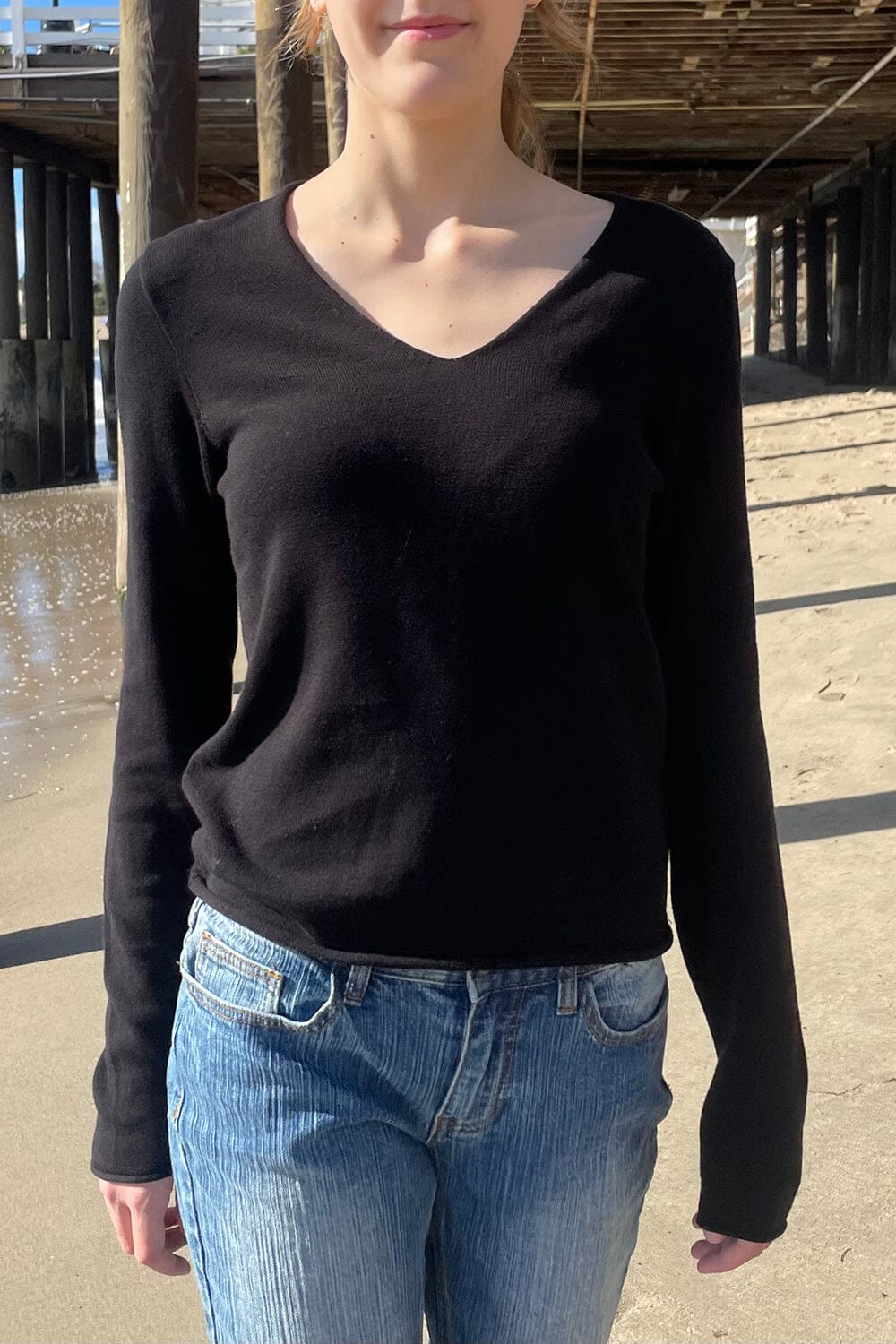 Andi V-Neck Cotton Sweater – Brandy Melville Europe