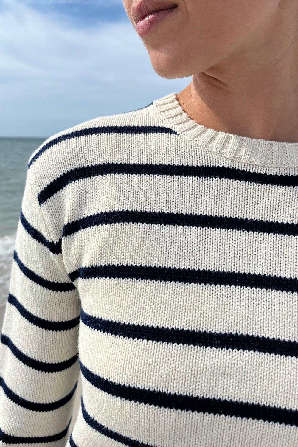 Ivory with navy blue stripes / S/M