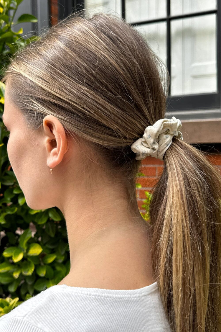 Thin Floral Scrunchie | Ivory Blue Flower