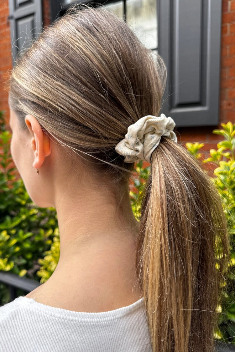 Thin Floral Scrunchie | Ivory Blue Flower