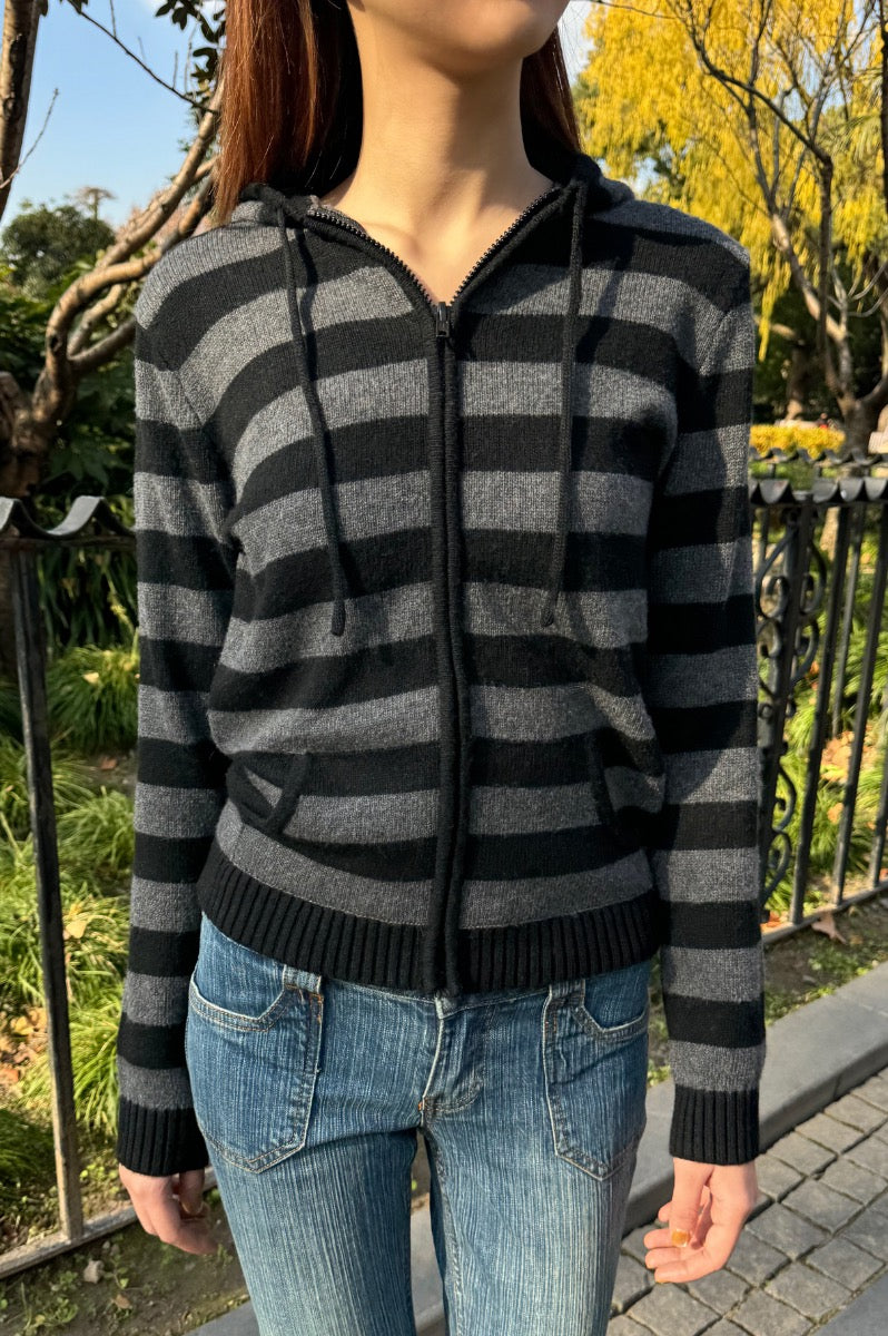 Alana Wool Stripe Zip Up Sweater | Black Dark Grey Stripes / Regular Fit