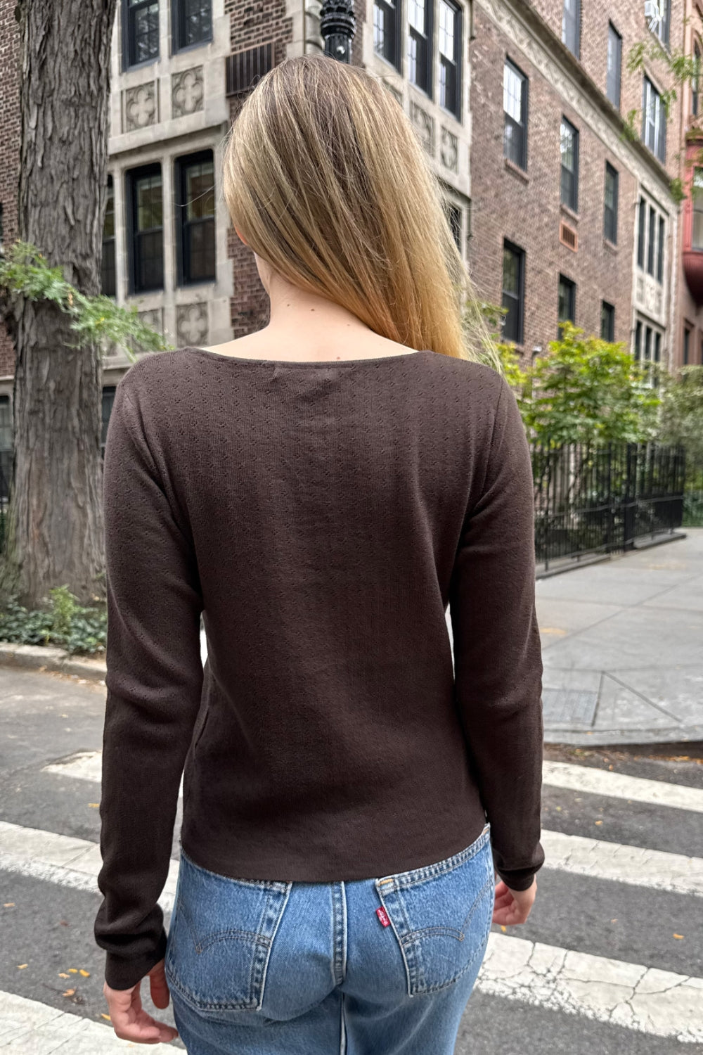 Brown / S