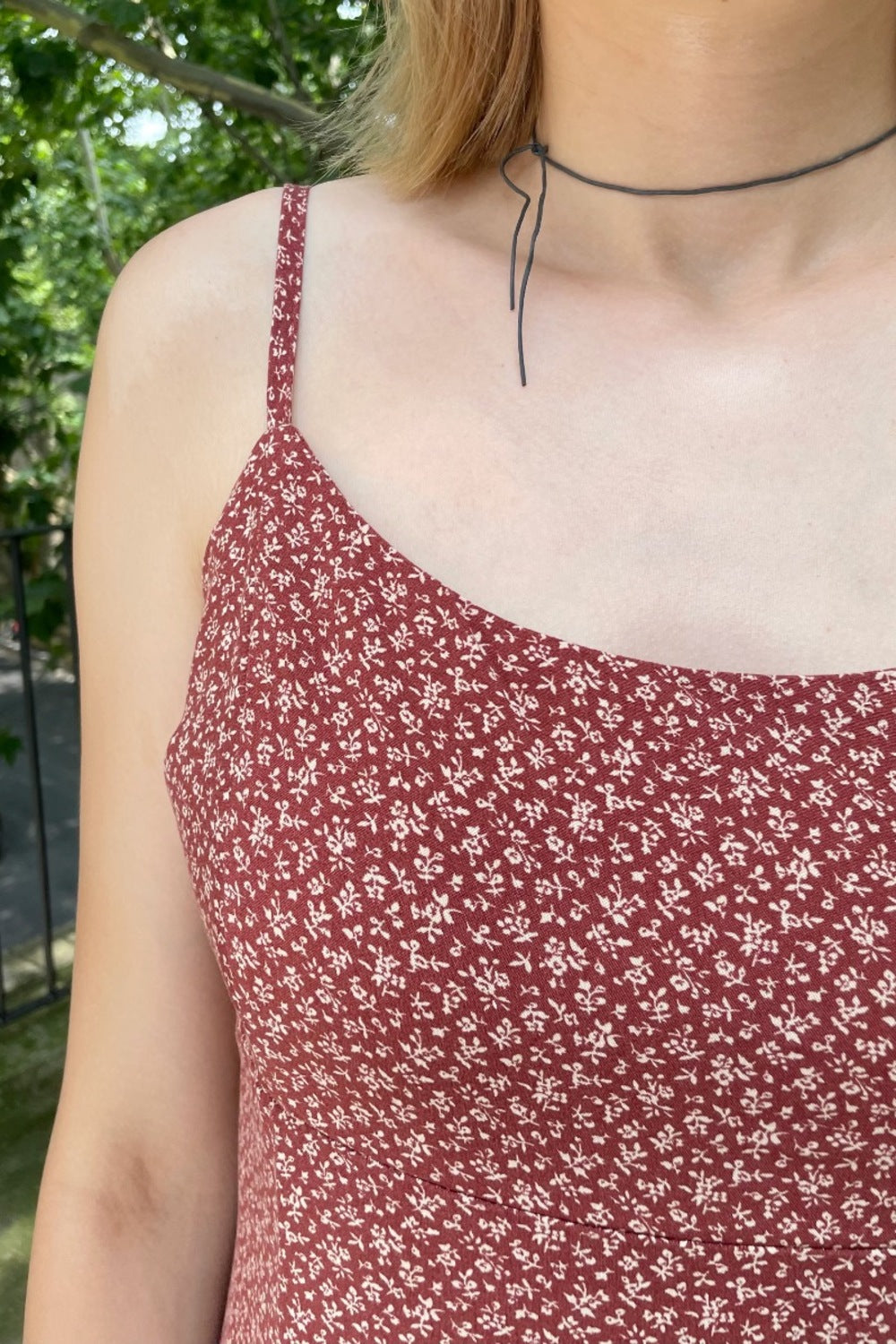 Colleen Floral Dress | Rust Red With White Floral / XS/S