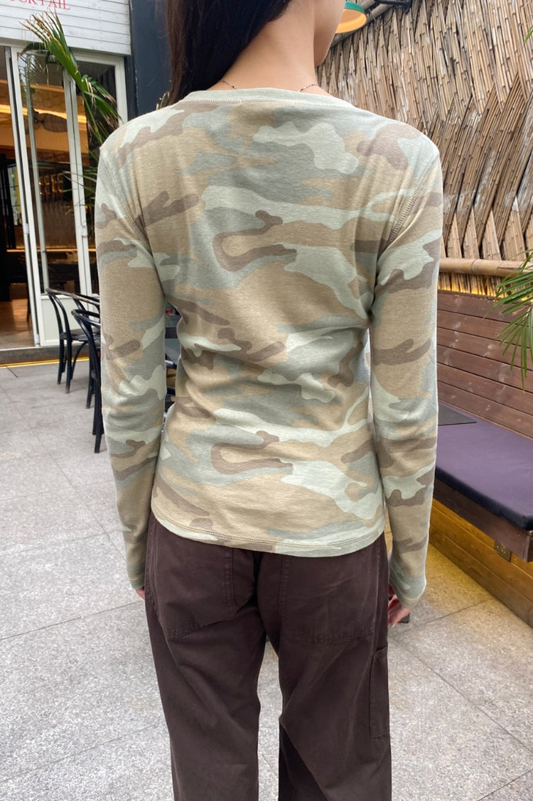 Ainsley Camo Top | Light Camouflage