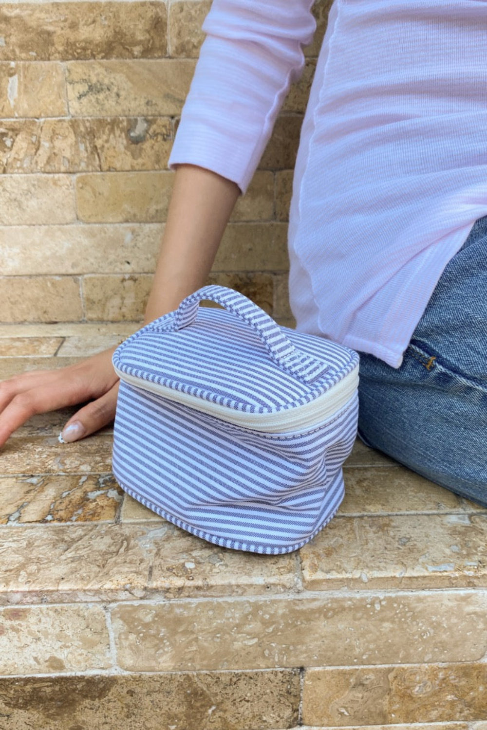 Cloudy Blue White Stripes